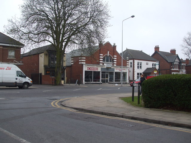 File:Junction of Frodingham Road and Cliff Gardens - geograph.org.uk - 1232557.jpg