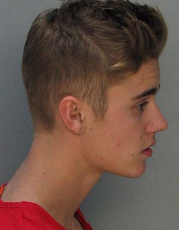 File:Justin Bieber mugshot, profile.jpg - Wikipedia