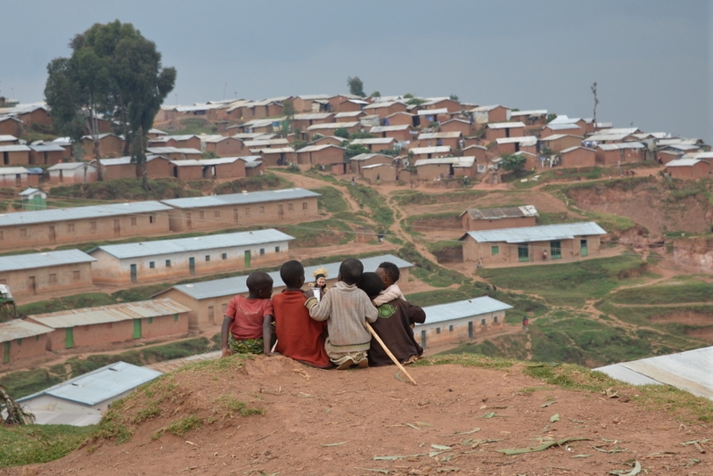 File:Kiziba refugee camp.jpg