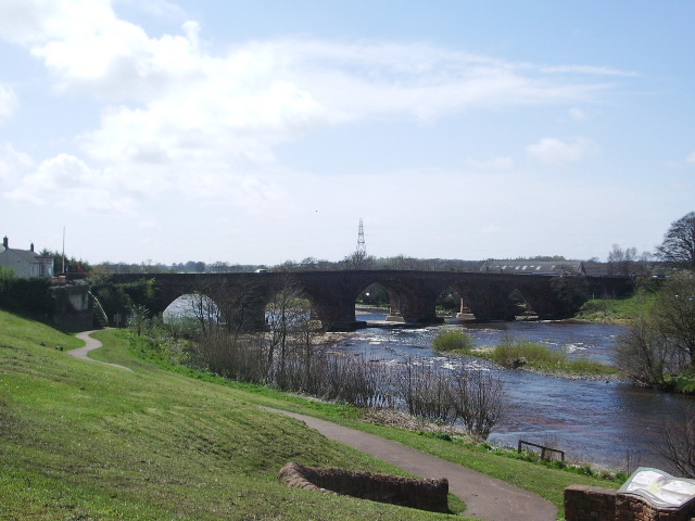 File:Longtown Bridge over the River Esk.jpg