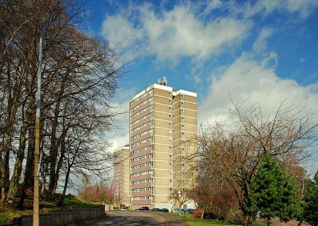 File:Multi-storey flats, Seymour Hill, Dunmurry (1) - geograph.org.uk - 1222162.jpg