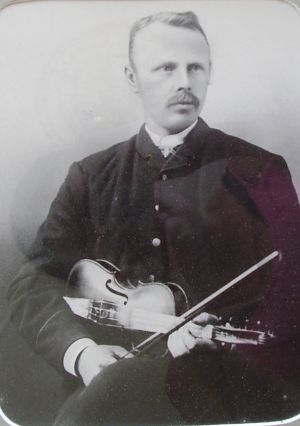 <span class="mw-page-title-main">Nils Tjoflot</span> Norwegian violinist