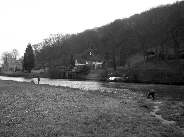 File:River Thames near Marlow - geograph.org.uk - 378898.jpg