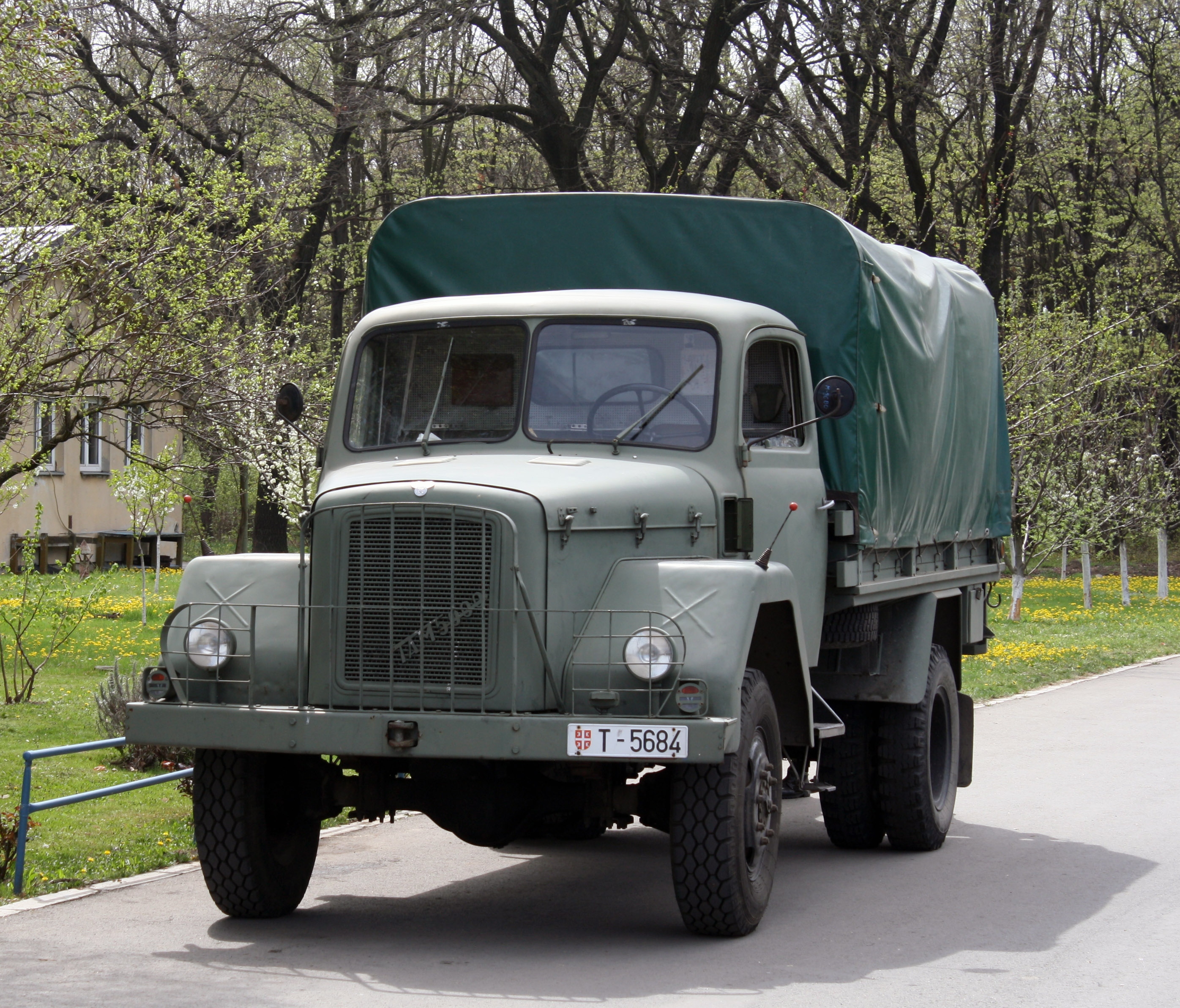 Автомобили там. Tam5000dv грузовик. Югославские грузовые автомобили. Югославский военный грузовик. Грузовики там.