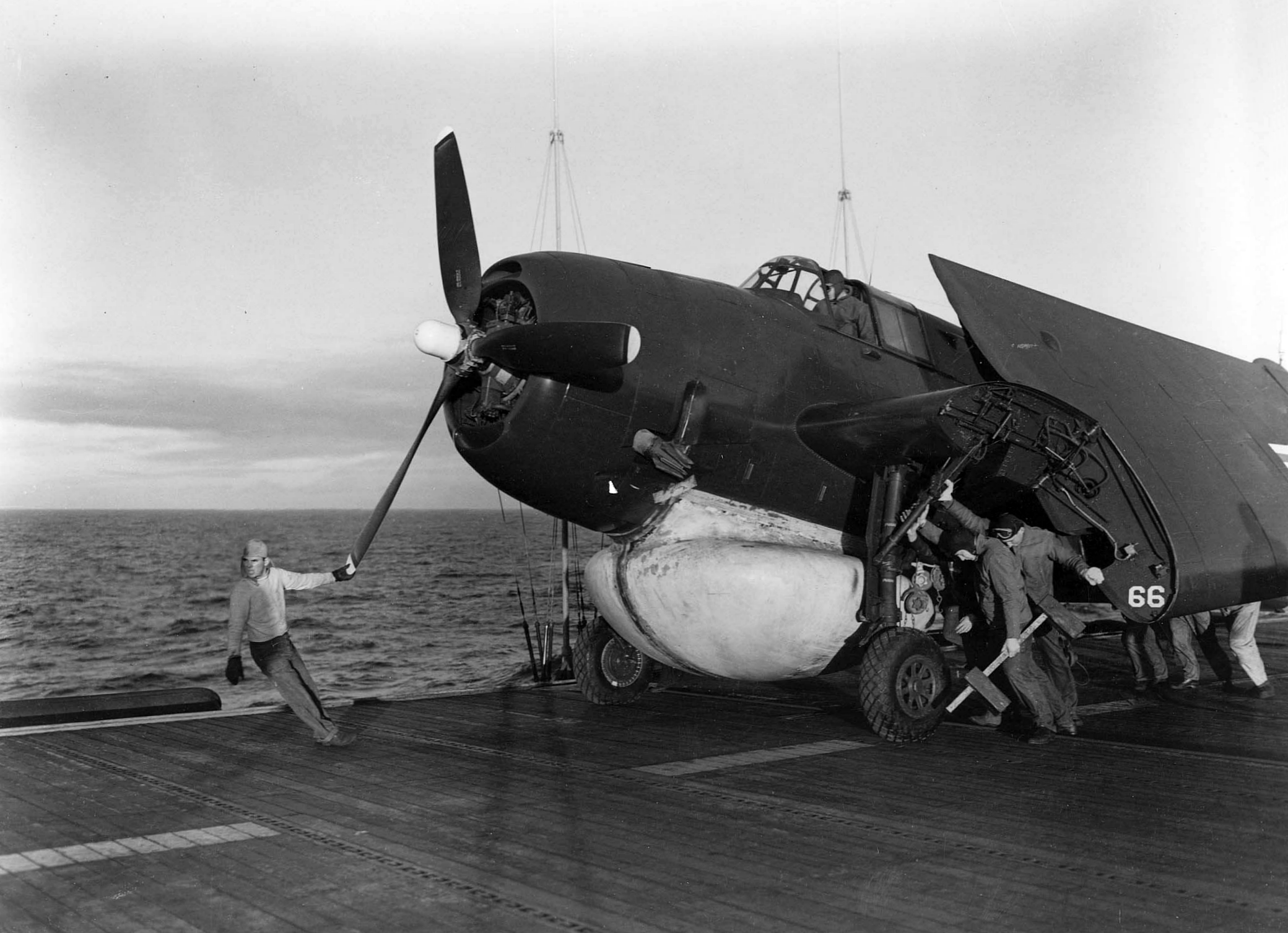 File Tbm 3w Vc 11 On Uss Badoeng Strait Cve 116 Jpeg Wikimedia Commons