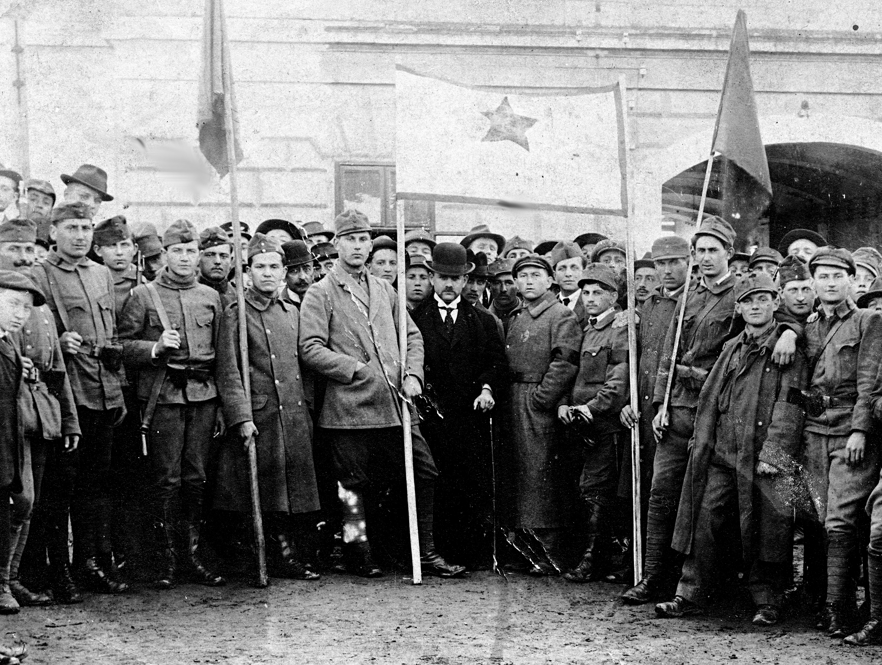Революция 1918 1919. 1919 — Провозглашена венгерская Советская Республика.. Венгрия Советская Республика 1919. Социалистическая венгерская Республика 1919. Революция в Венгрии 1919.