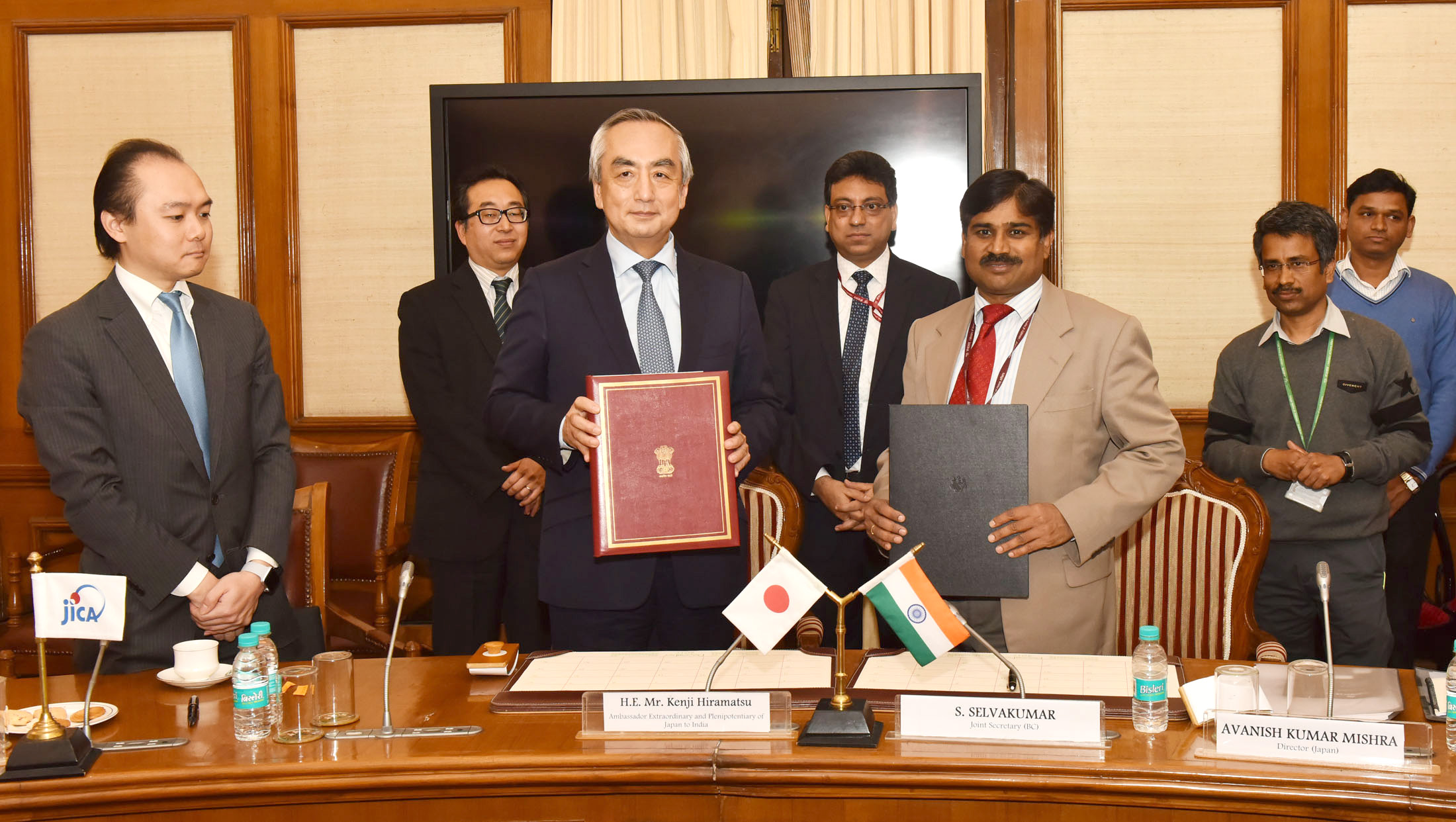 File:The Joint Secretary, Deptt. of Economic Affairs, Ministry of Finance,  Shri S. Selvakumar and the Ambassador of Japan to India.jpg - Wikimedia  Commons