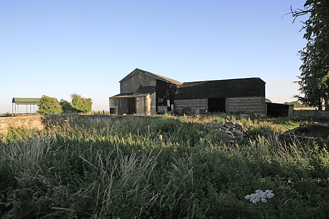 File:Tottens Down Barn, nr Coombe Bissett - geograph.org.uk - 203130.jpg