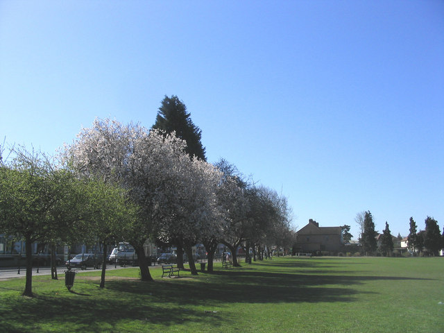 File:Upminster Park, Upminster - geograph.org.uk - 147569.jpg