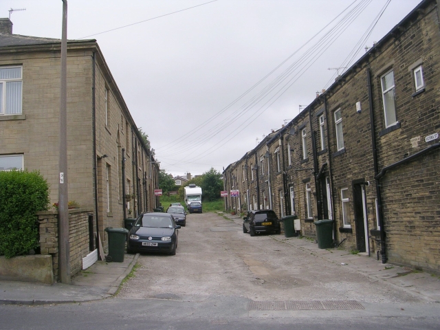 File:Victoria Street - Main Street - geograph.org.uk - 1366502.jpg