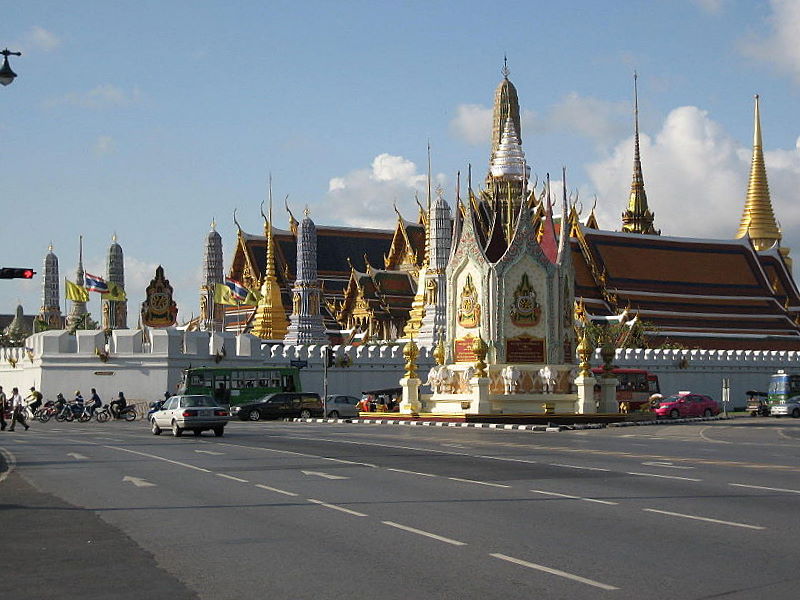 File:Wat Phra Kaew, Bangkok.jpg