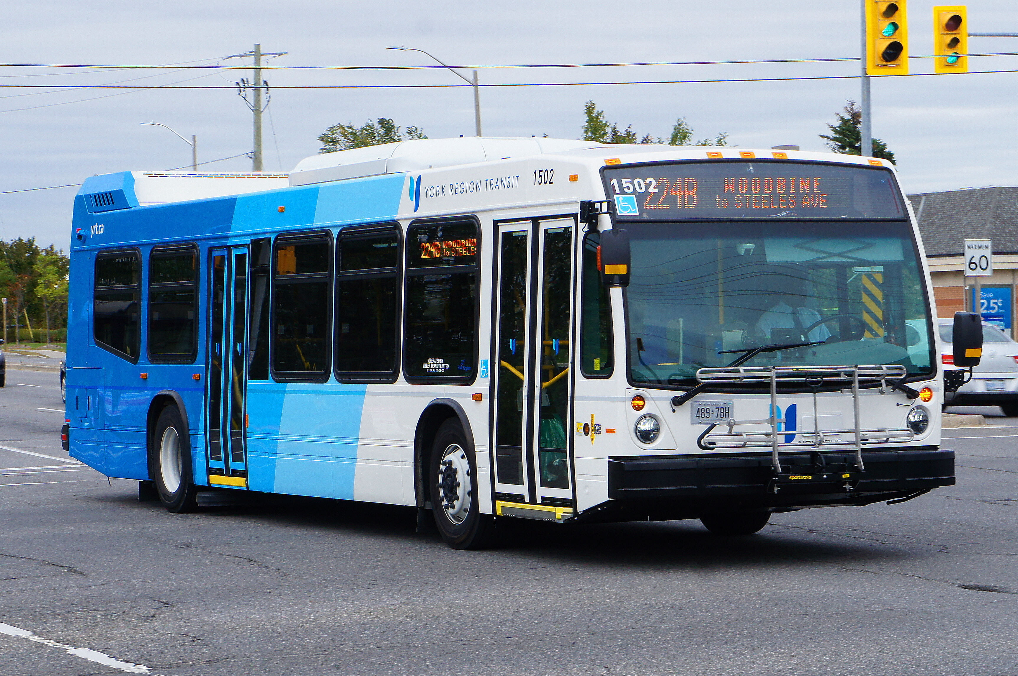 Регион транзит. Регион Транзит автопарк. Nova Bus LFS. York Region Transit. Автобус 406 фото.