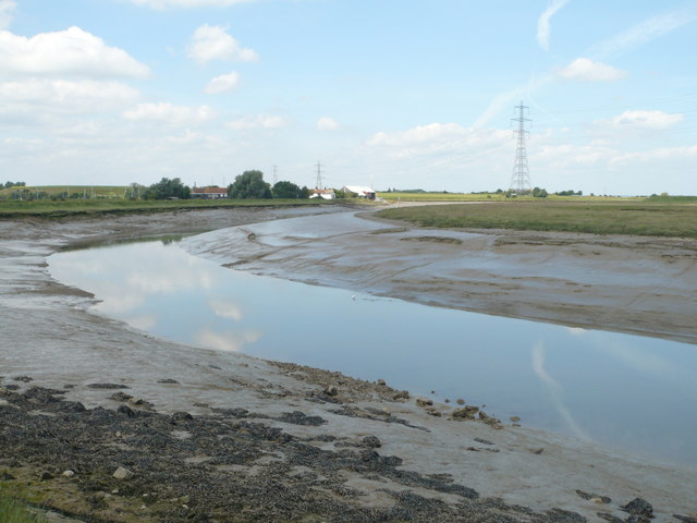 Approaching the Shipwrights Arms - geograph.org.uk - 1354001