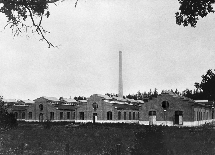 File:Bolinders Fabriks AB, Kallhäll, verkstäderna på 1920-talet.jpg