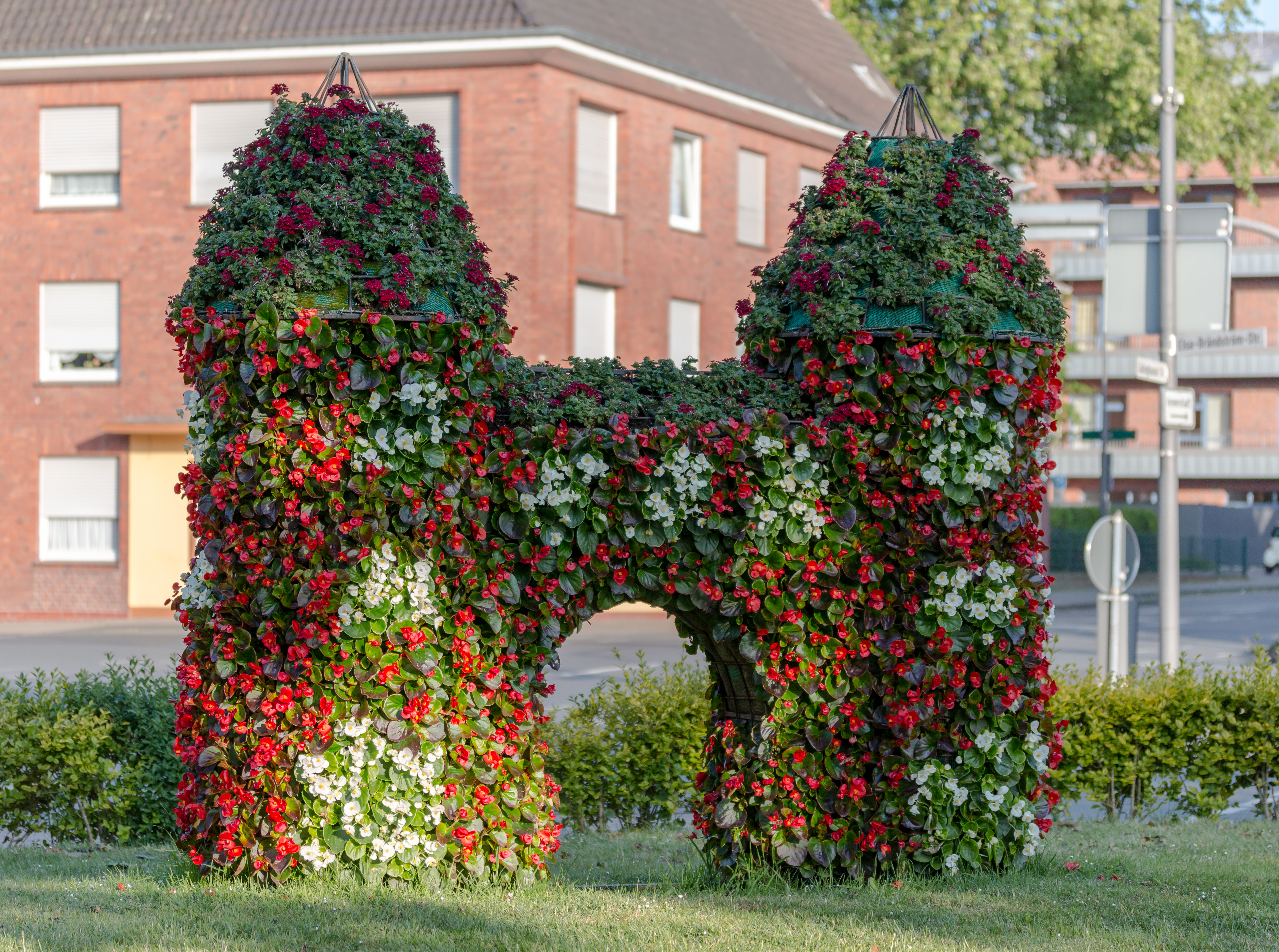 File Dulmen Ludinghauser Tor Als Blumenskulptur 2015 6566