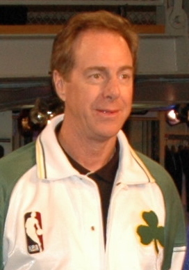 File:Dave Cowens - 2005 NBA Legends Tour - 1-21-05.jpg