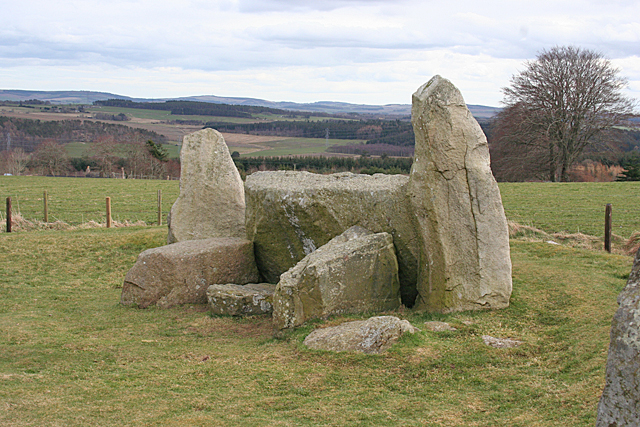 File:East Aquhorthies Recumbent Stone Circle (5) (geograph 4407419).jpg