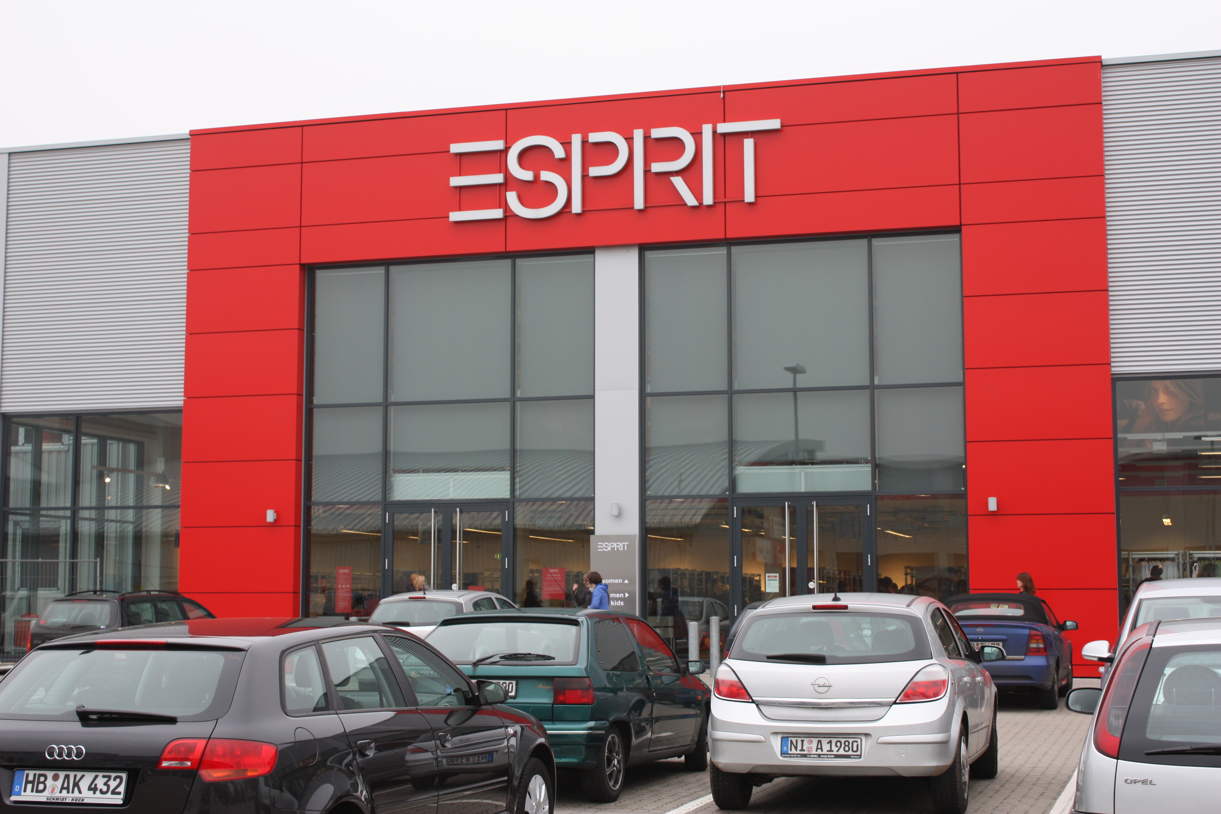 File:Esprit Bremen Shop 1.JPG - Wikimedia