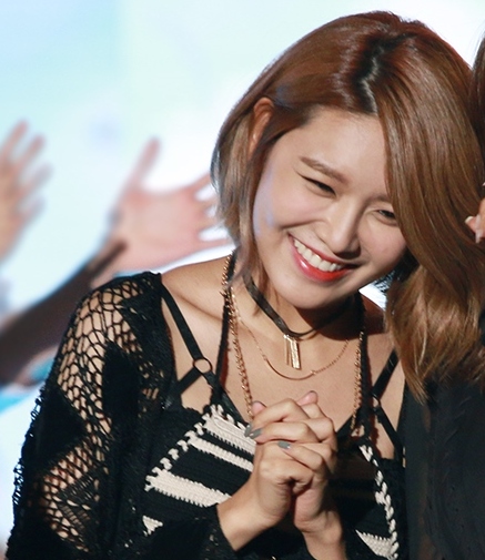 File:Girls' Generation at MBC 2015 DMZ Peace Concert 01 (cropped).jpg