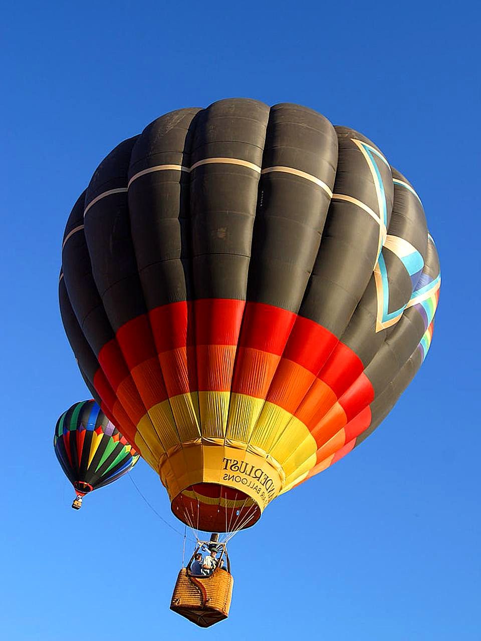 Hot-air balloon, Wanderlust Balloons, Lake Havasu City, Arizona, USA.jpg......