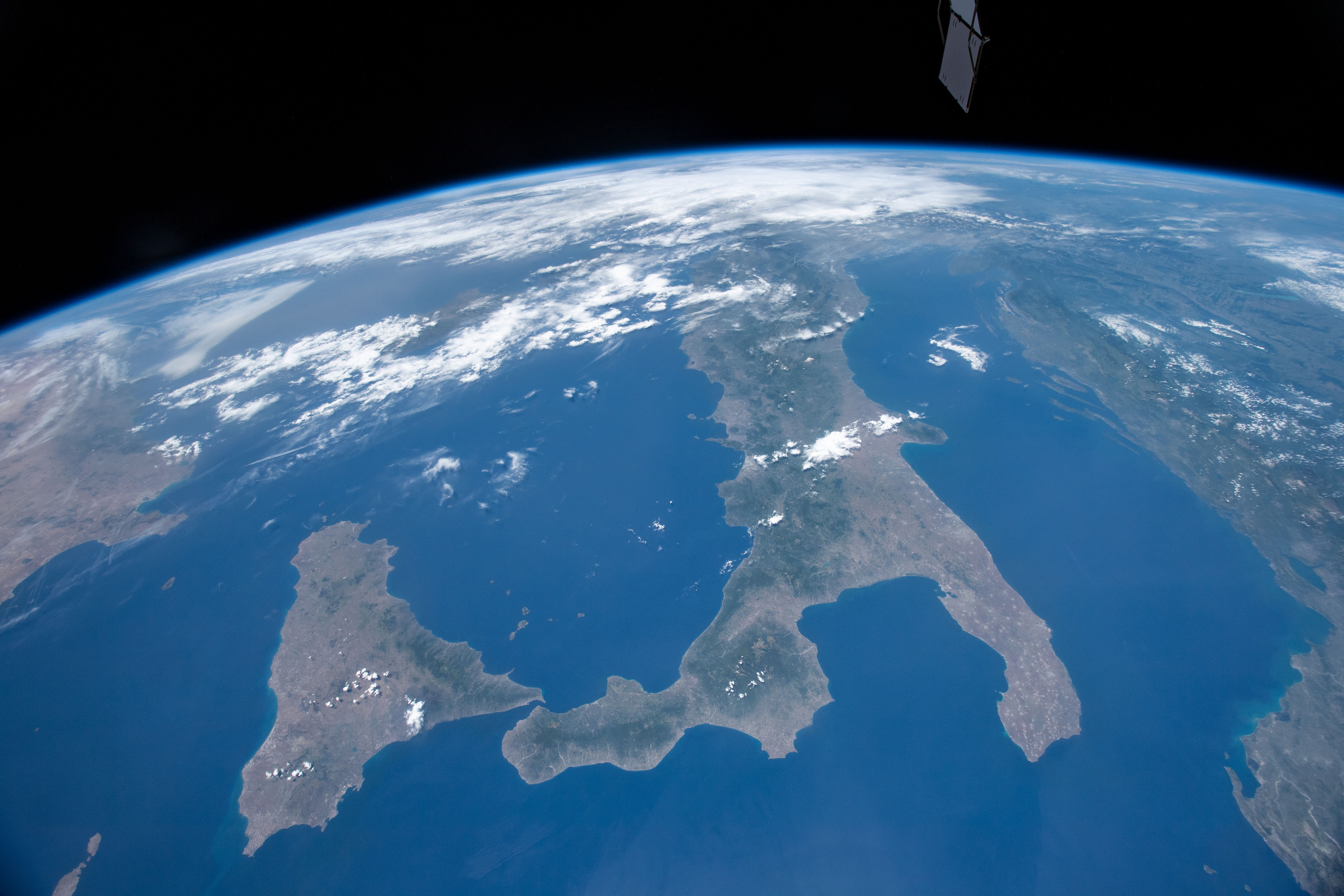 Фото земли со спутника высокого разрешения