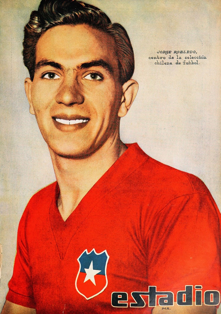 George Robledo in the kit of the Chile national football team (1950).