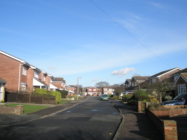 File:Looking west down Barker Close - geograph.org.uk - 661118.jpg