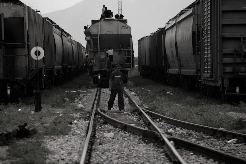 File:Mexico train surfing migrants 2.jpg