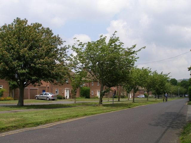 File:Military housing on Pond Hill Road - geograph.org.uk - 452510.jpg