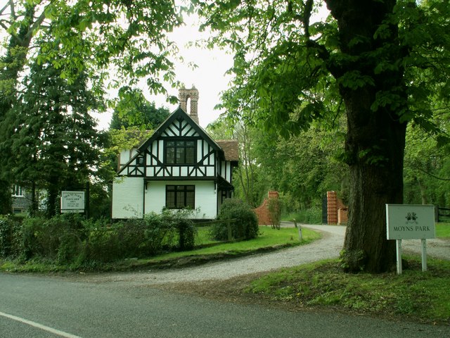 File:Moyns Park Lodge, Birdbrook, Essex - geograph.org.uk - 168321.jpg