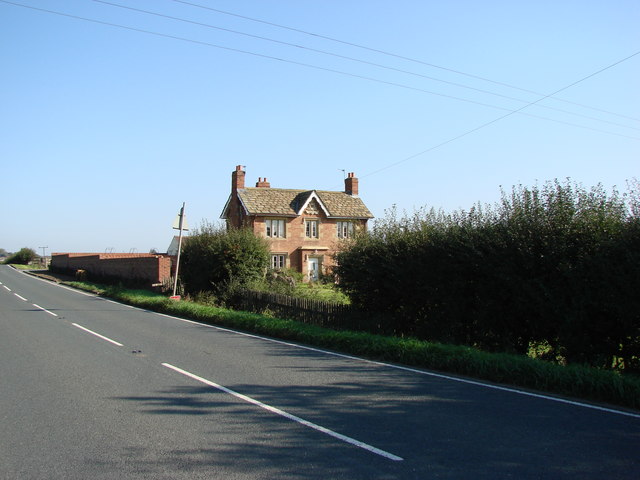 File:Owlet Hall - geograph.org.uk - 244610.jpg