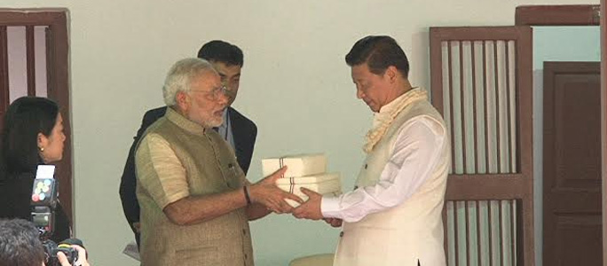 File:PM Modi and Chinese President Xi Jinping visit Sabarmati Ashram - 15089340350.jpg