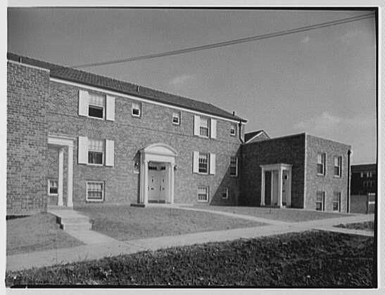 File:Parkway Village, Jamaica, New York. LOC gsc.5a14138.jpg