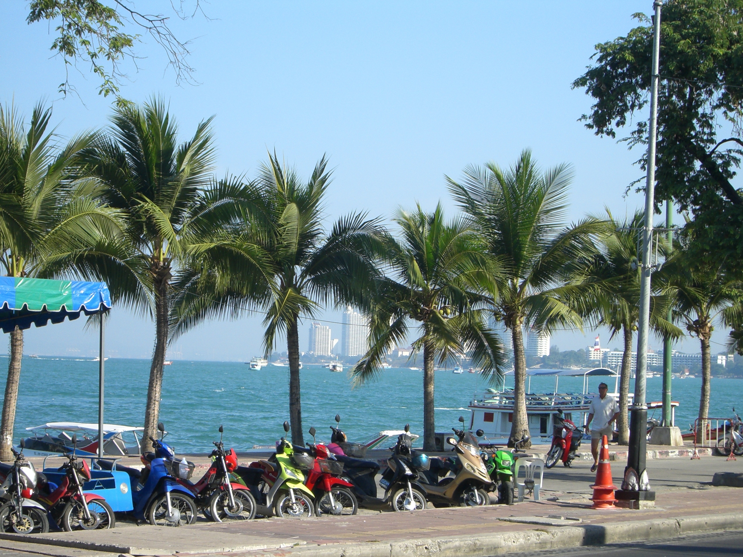 Beach Road In Pattaya Attraction In Pattaya Thailand