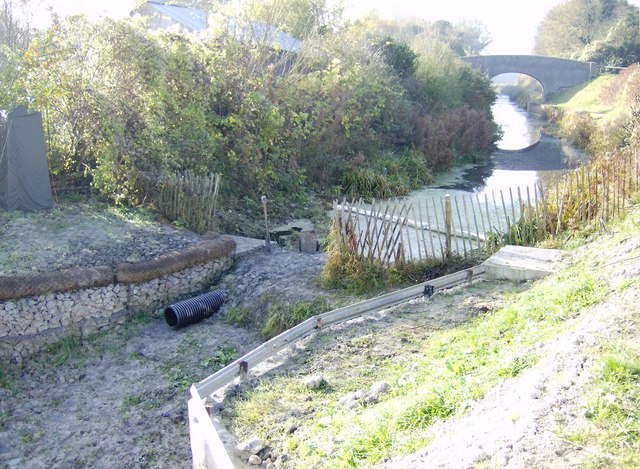 File:Restoration work on the Wendover Arm - geograph.org.uk - 603924.jpg