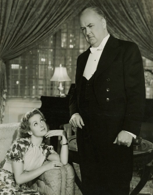 Avec Danielle Darrieux, dans La Coqueluche de Paris (1938)