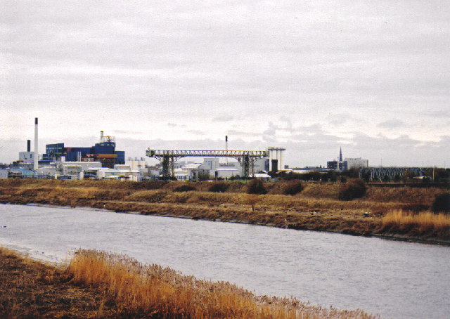 File:Transporter Bridge And The Back Of The Soap Works - geograph.org.uk - 59899.jpg