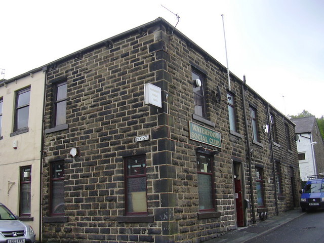 File:Waterfoot Social Club - geograph.org.uk - 1314392.jpg