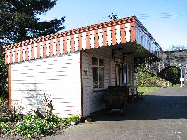 File:Weybourne Station - waiting room - geograph.org.uk - 749001.jpg