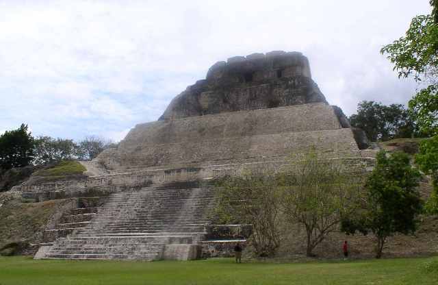 File:Xunantunich main temple.jpg