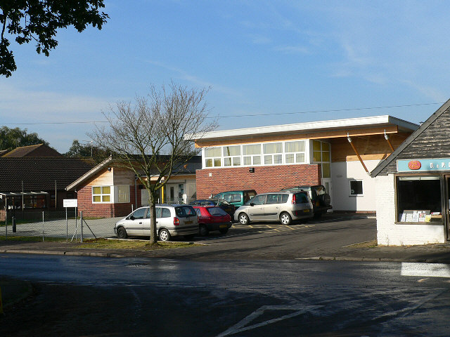 File:Yaxham C of E VA Primary School - geograph.org.uk - 296835.jpg