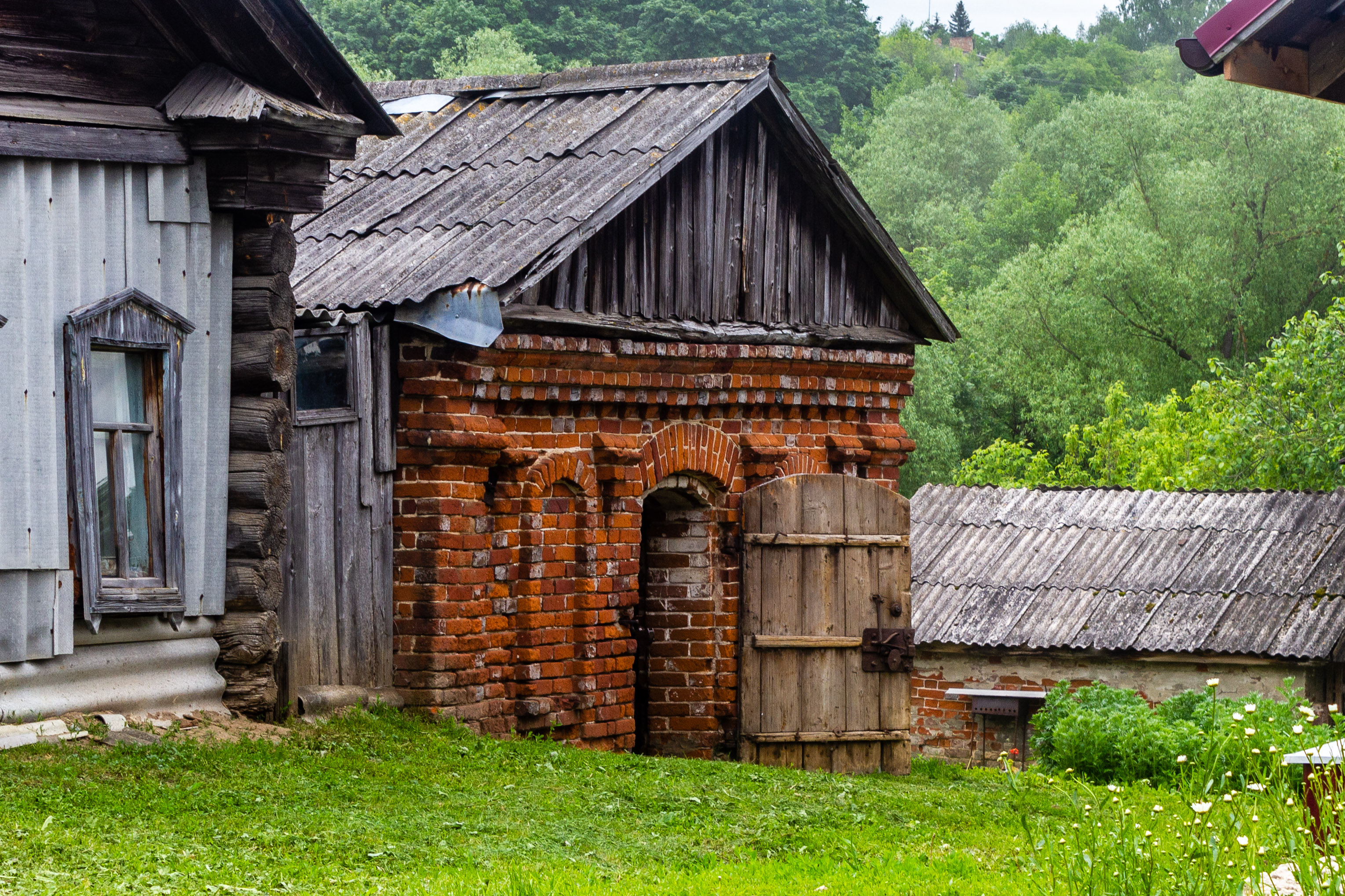 Файл:Амбар у дома Тимирязева, 72, 2020-06-13.jpg — Путеводитель Викигид  Wikivoyage