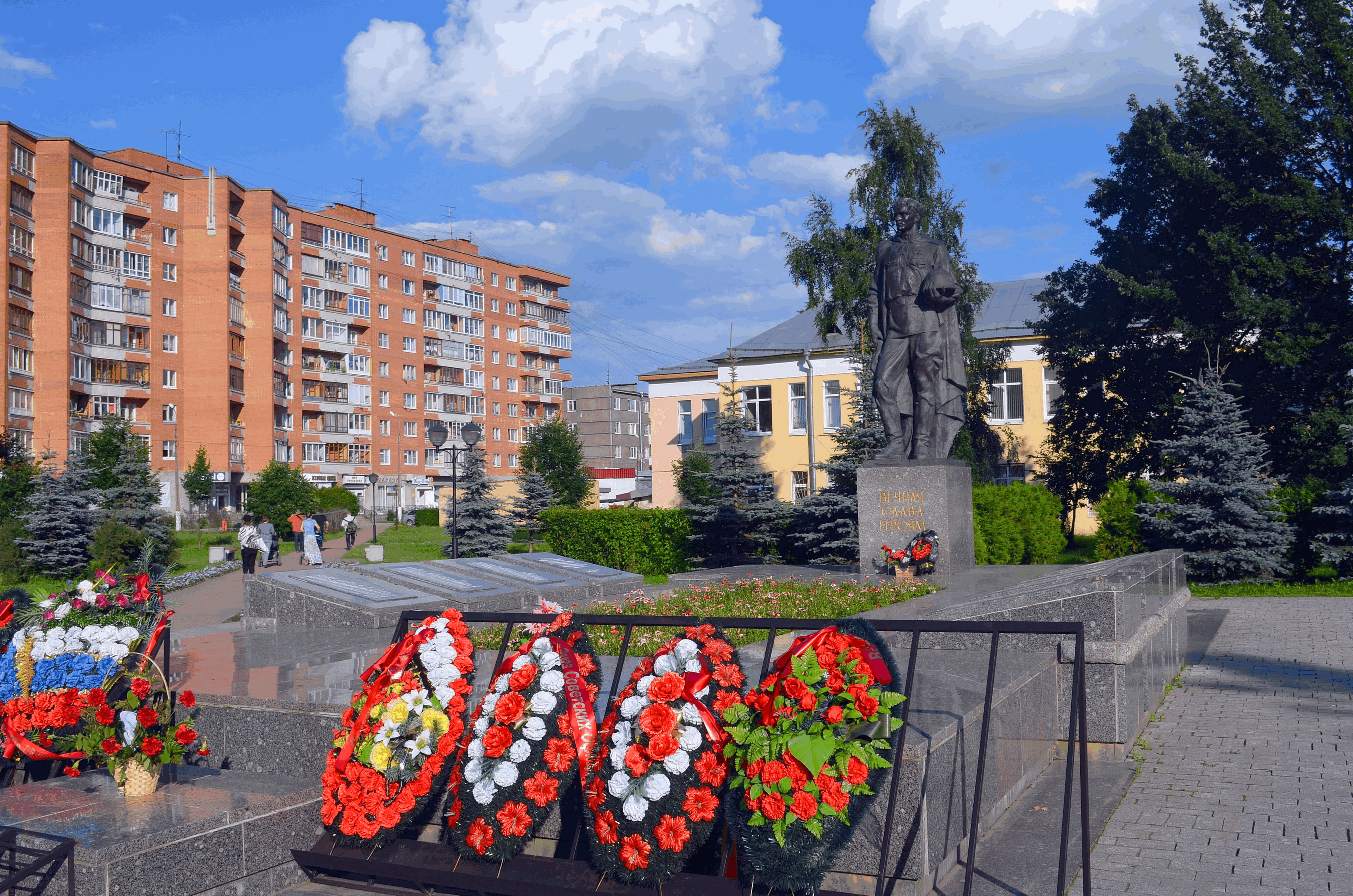 Тосно. Тосно Братская могила. Тосно Ленинградская область достопримечательности. Памятники культуры города Тосно. Достопримечательности города Тосно.