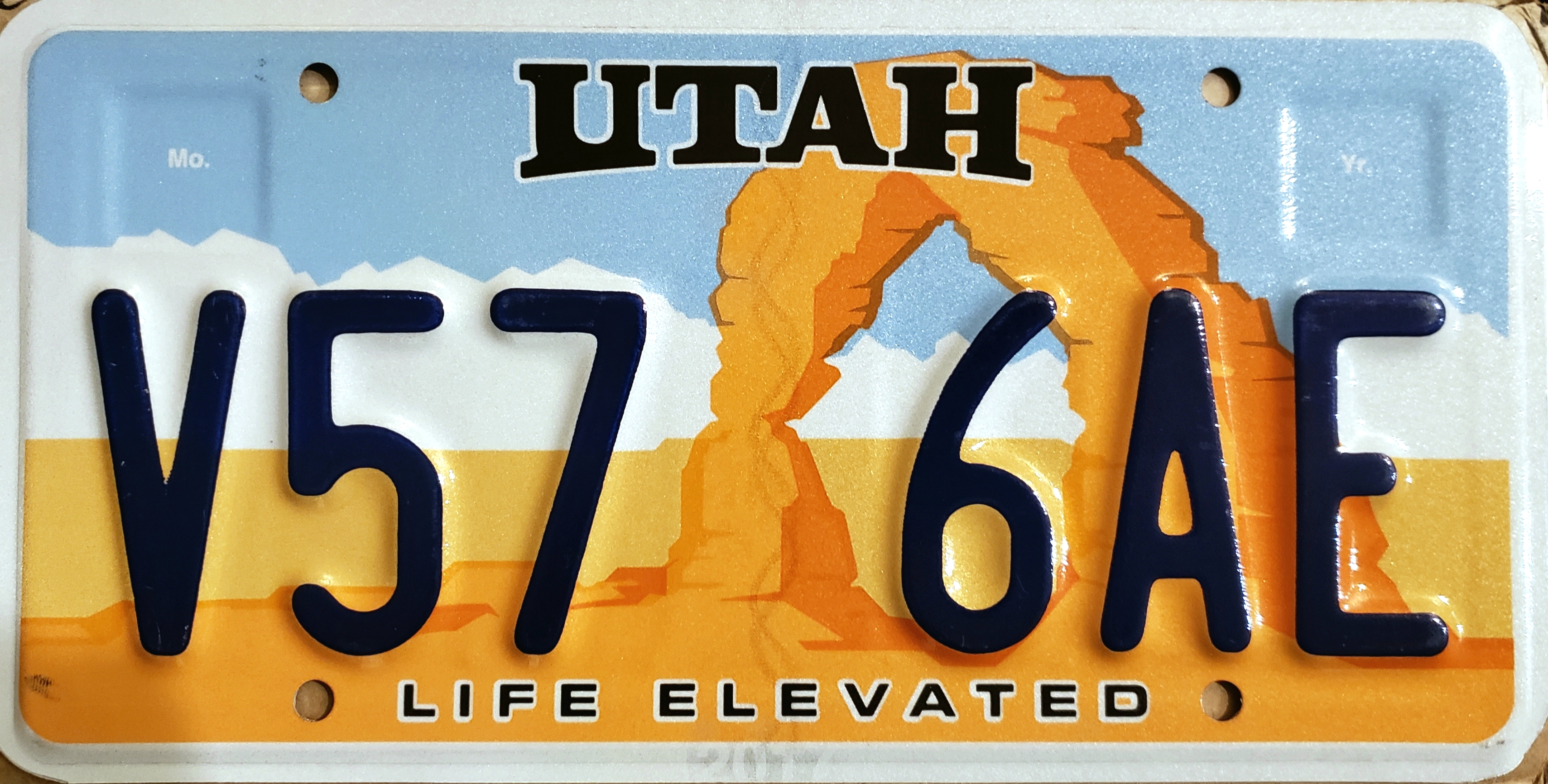 expired random characters Utah License Plate “GREATEST SNOW ON EARTH” used 