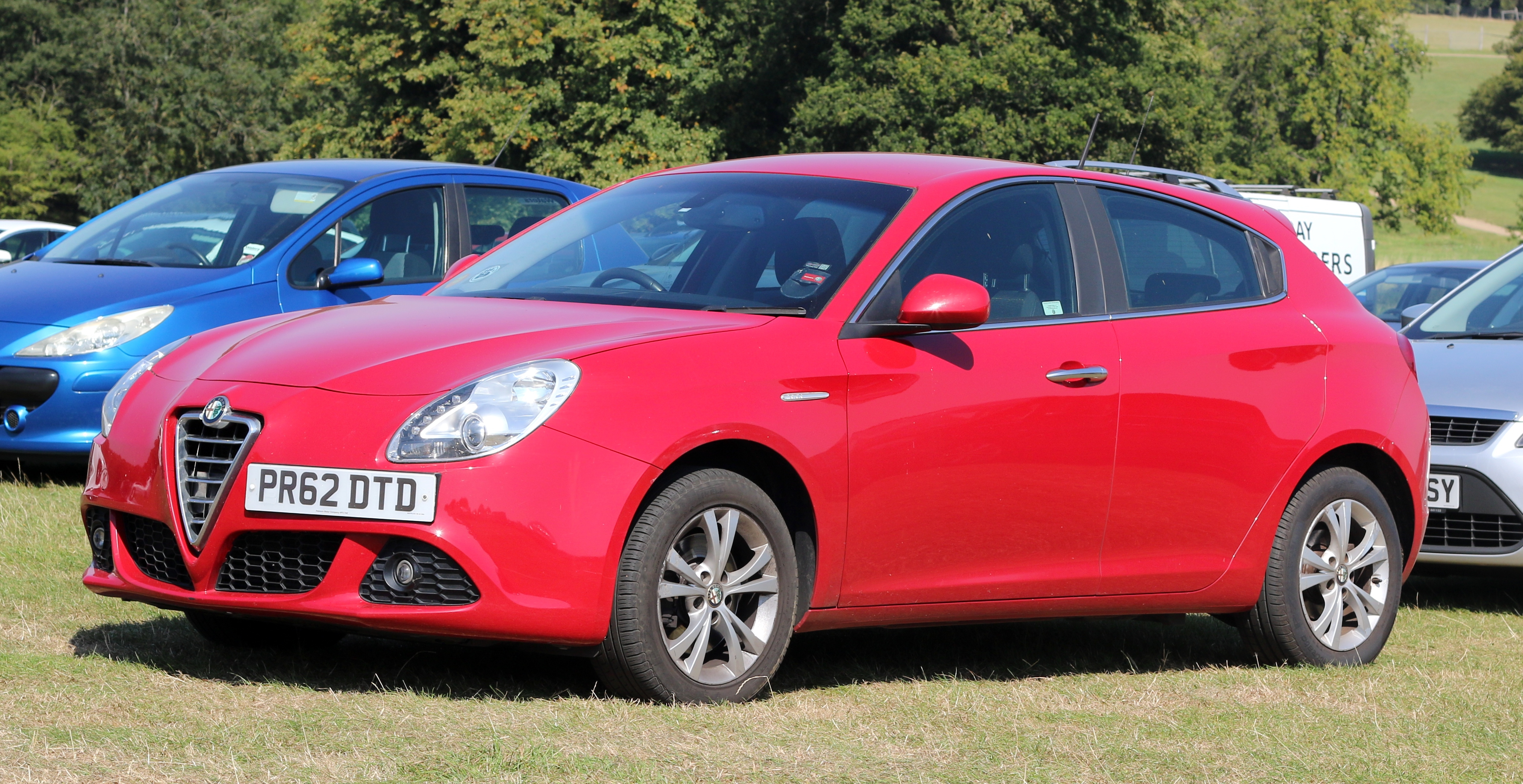 File:2013 Alfa Romeo Giulietta (940 MY13) Distinctive hatchback  (2015-07-09).jpg - Wikimedia Commons