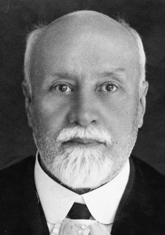 File:Antonio Sanchez de Bustamante about 1922 (cropped).jpg