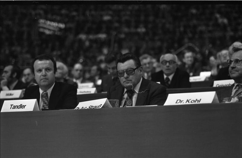 File:Bundesarchiv B 145 Bild-F049159-0026A, München, CSU Bundestagswahlkongress.jpg