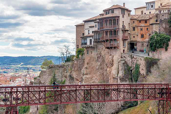 Archivo:Casas-colgadas-de-Cuenca-(DavidDaguerro).jpg - Wikipedia, libre