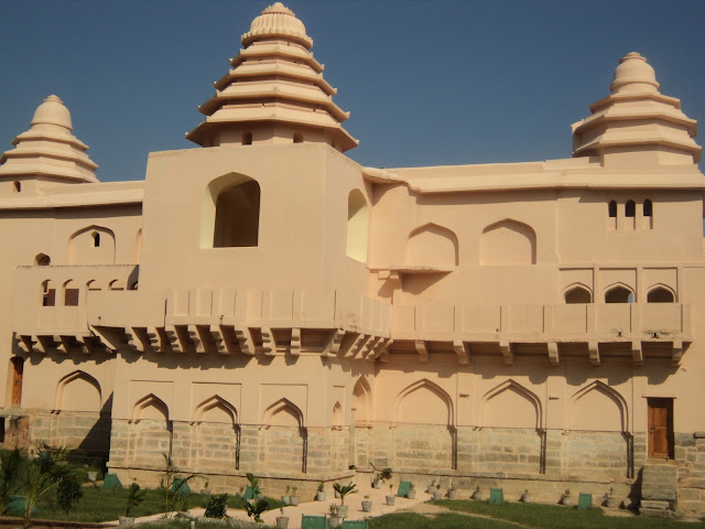 File:ChandraGiri Fort -- Rani Palace.JPG