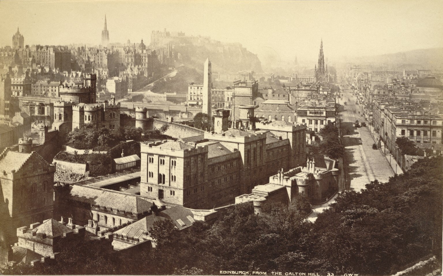 Edimburgo, de Calton Hill, de Uma viagem pela Grã-Bretanha empreendida  entre os anos de 1814 e 1825, publicada em 1829